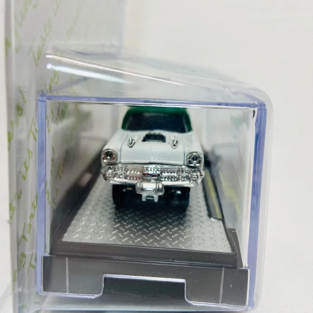M2 Machines 1957 Chevrolet 150 Handyman Station Wagon Gasser A-18 Sprite Edition